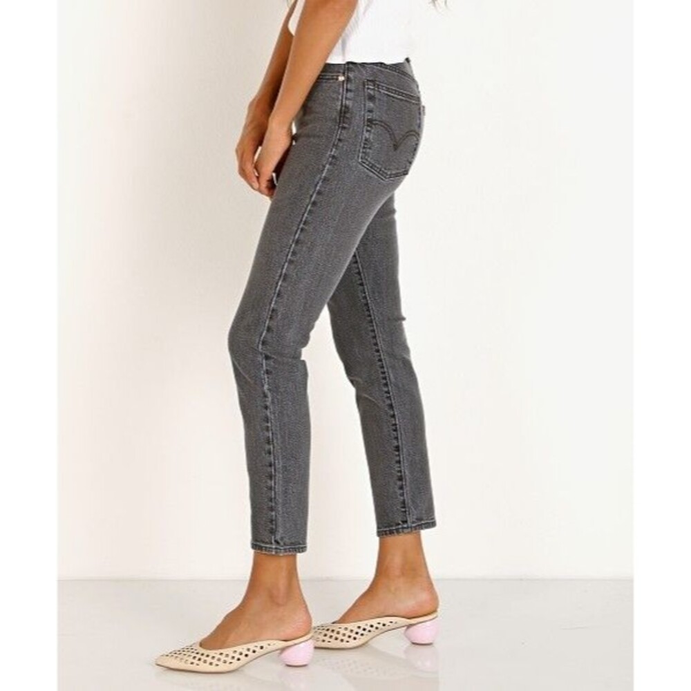 Levi's Womens Wedgie Jeans Straight Icon Fit Bite My Dust Wash Size 28x28